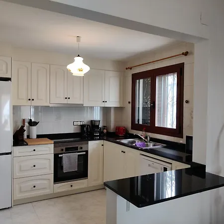 Villa With Stunning Sea Views *